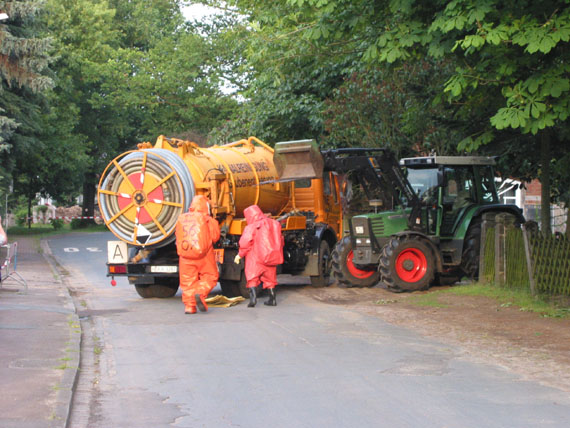 LKW gegen Traktor