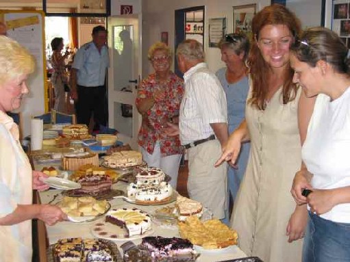 Kuchentafel im Obergeschoß des Feuerwehrhauses