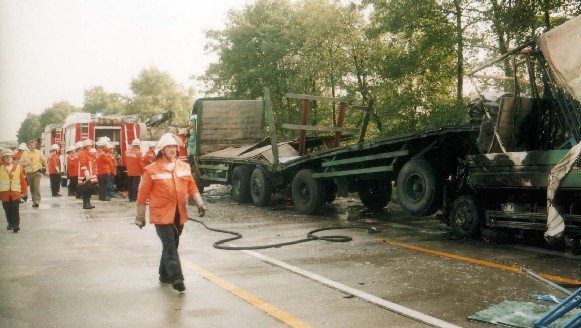 aufgefahrener Lastwagen BAB A7