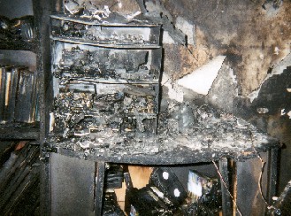 Verbrannte Stereoanlage im Wohnzimmer