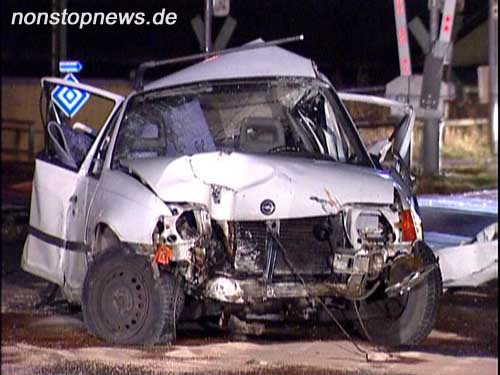 Zerstörtes Frontend des Opel Kadett