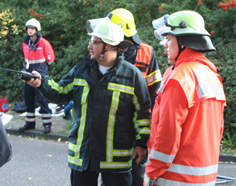 Einsatzkräfte Besprechnung, weiteres vorgehen