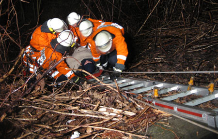 Menschenrettung aus 10m Tiefe