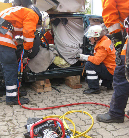 Hydraulische Rettungsgeräte im Einsatz