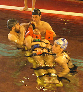 Academy: Immobilisation im Schwimmbad