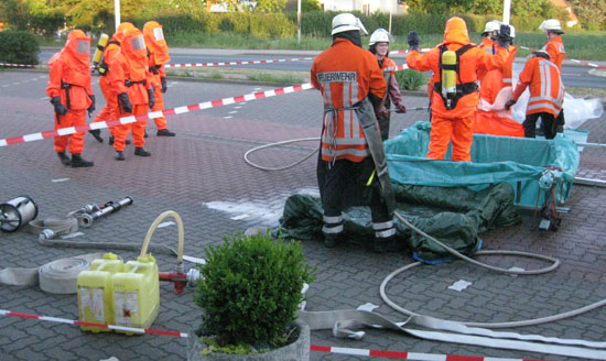 Grobdekontamination an der Absperrgrenze