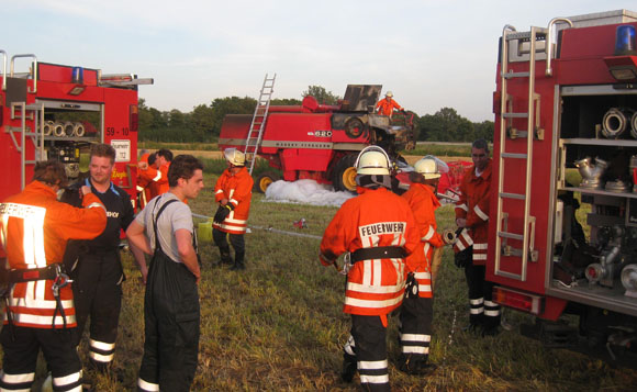 Einsatzstelle Ickhorst: Brennender Mähdrescher