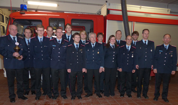 Gruppenfoto 2013: Beförderte und Geehrte