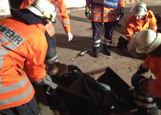 Rettung aus Werkstattgrube