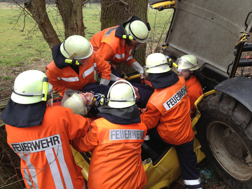 Axiale Rettung Unfallopfer nach VU