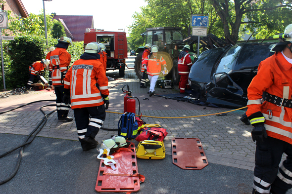 Einsatzstelle VU eingeklemmte