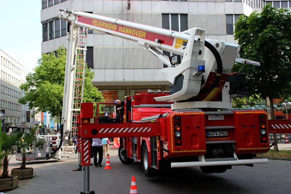 BF Hannover: Teleskopmastbhne