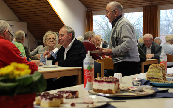 Kuchenbuffet unter Freunden