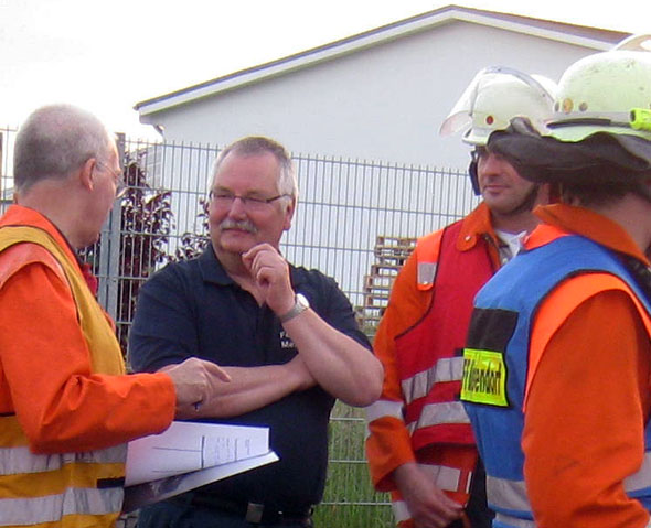 2014: Horst Gnter Hahn bert Einsatzkrfte