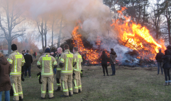 2018: Osterfeuer Scherenbostel